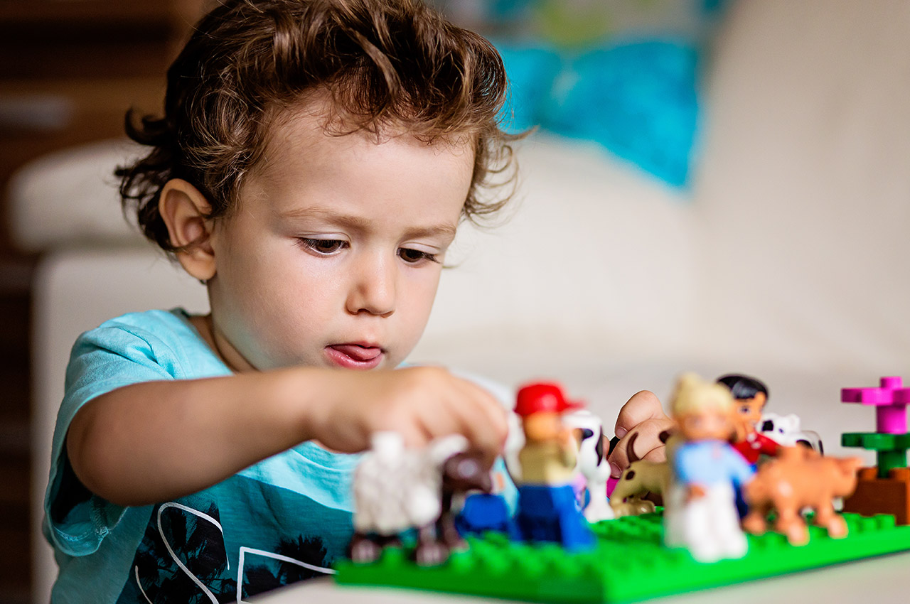 Lego: construind imaginație, creativitate și abilități